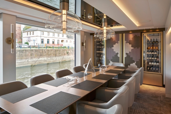 Uniworld SS Elisabeth - Vintage Room 1.jpg